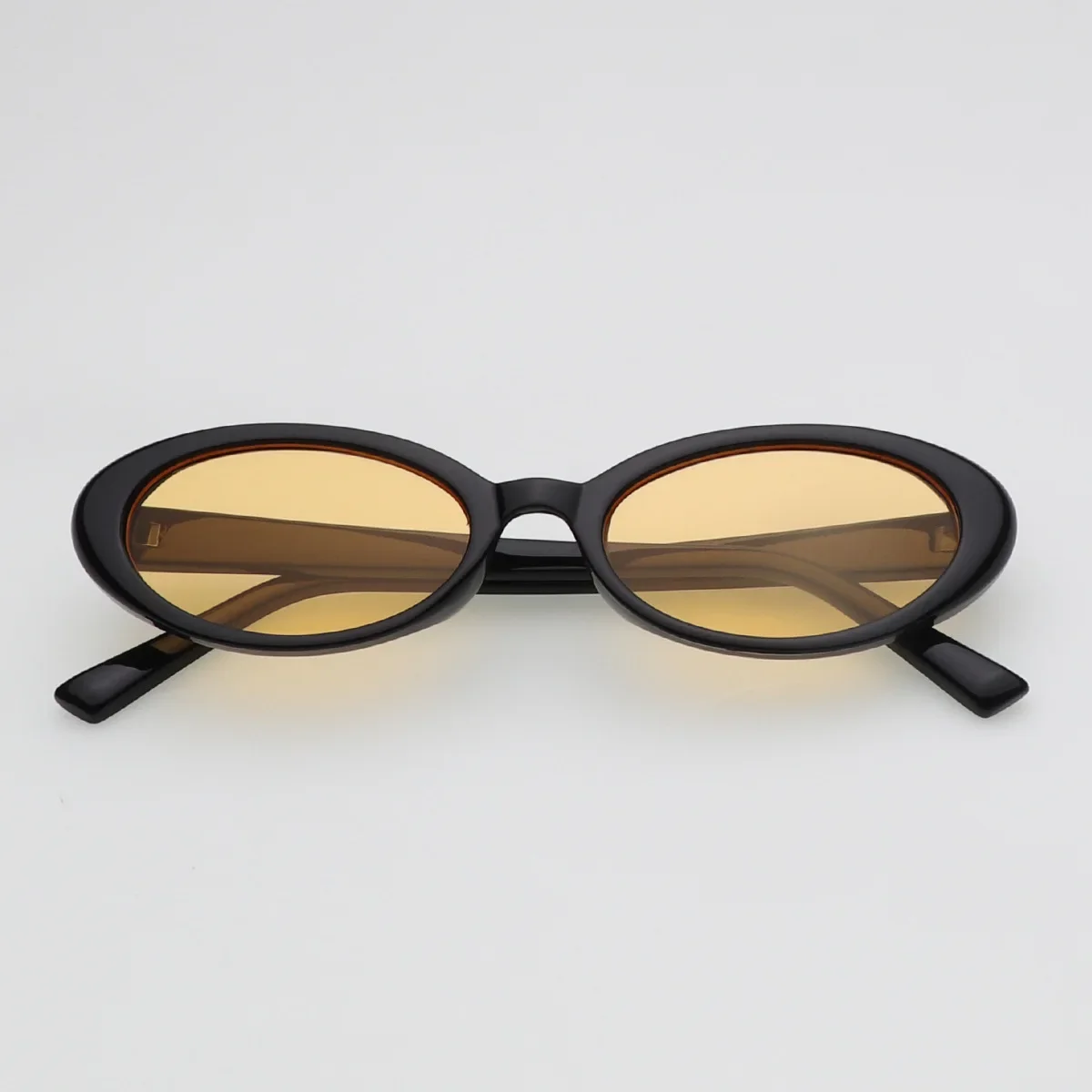 

Oval Shaped Women's Sunglasses C1270