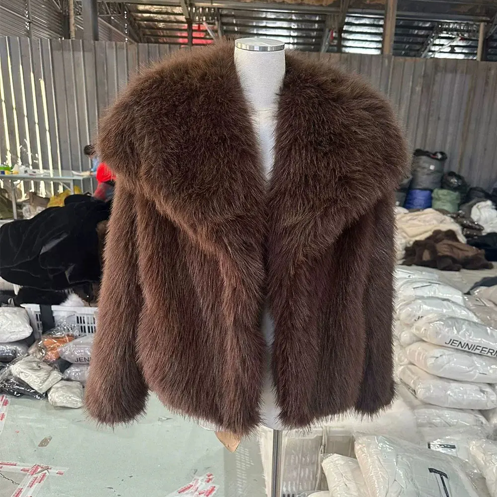 Casaco de inverno feminino de luxo 2025 gola grande fofo pele sintética jaqueta de pelúcia vintage solto curto outerwear para o sexo feminino