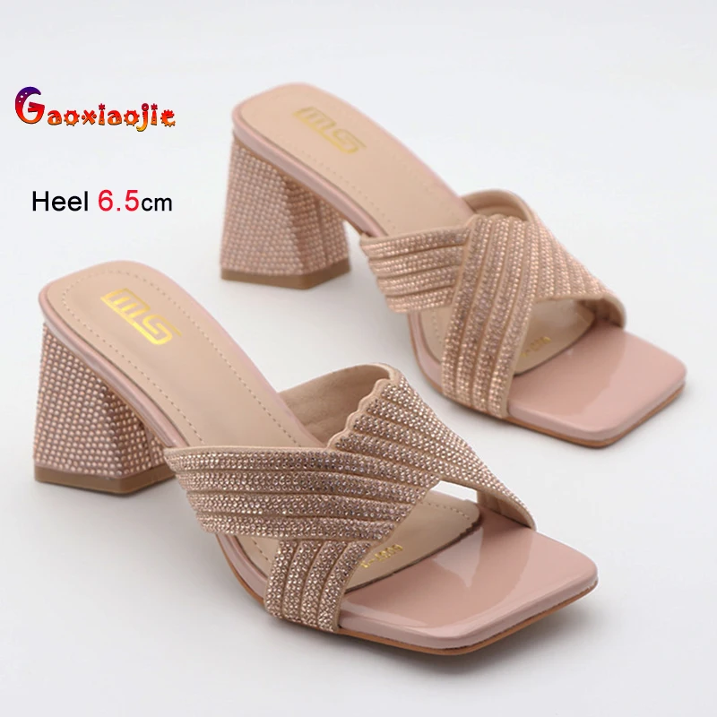 

Женские сандалии на грубом каблуке, модные туфли-лодочки на квадратном каблуке со стразами, пикантная повседневная обувь с потертым носком, уличные универсальные женские тапочки