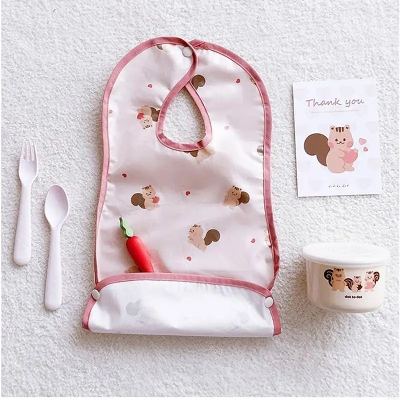 E06F Baby Voeding Drool Bib Cartoon Gedrukte Snapknop Speeksel Handdoek Waterdicht Burp Doek met zak voor pasgeboren peuter