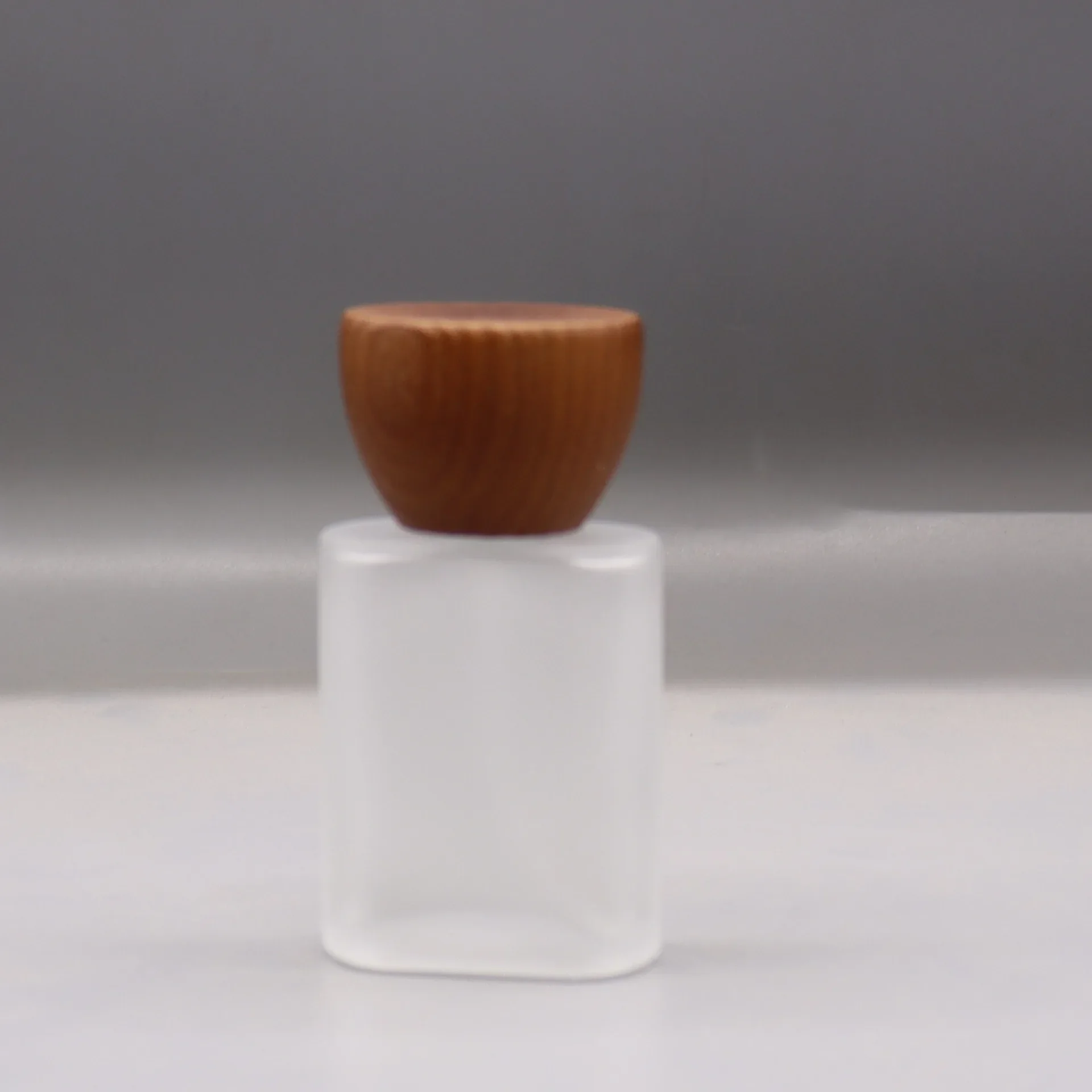 30ML Glass Perfume Bottle Matte Refillable Spray Bottle with Mini Cone Wood Cap for Perfume Dispenser Bottle Empty Makeup