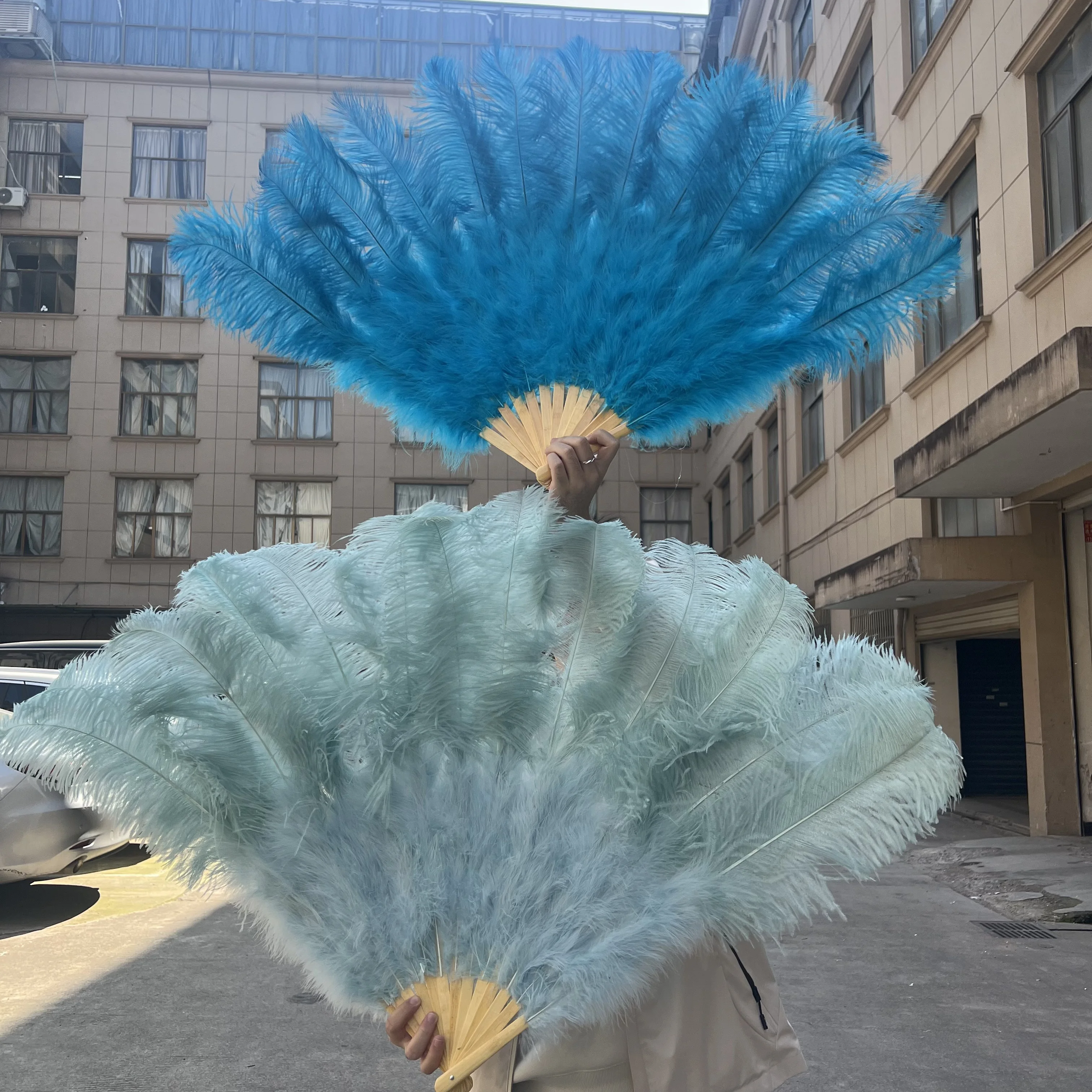 

Natural Royal Blue Ostrich Feather Fan 100/130CM Foldable 13Bone Fluffy Theater Dance Wedding Photography Performance Accessorie