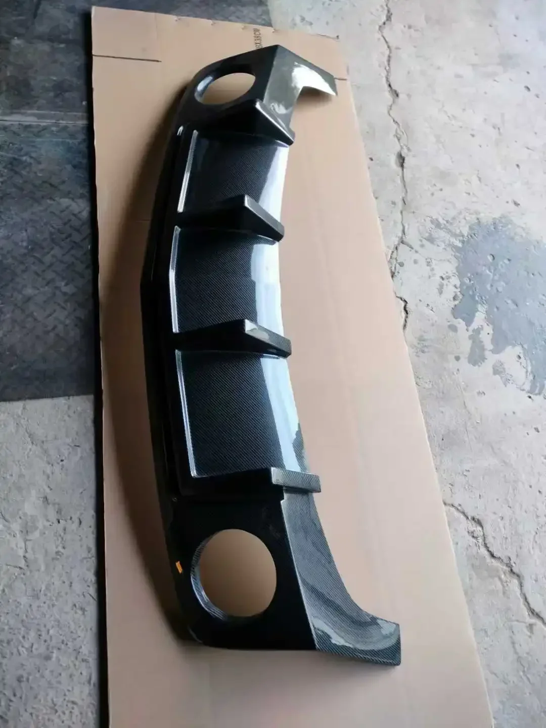 Brand New High Quality Carbon Fiber Single Tip Rear Diffuser For Chevrolet Camaro 2010-2013