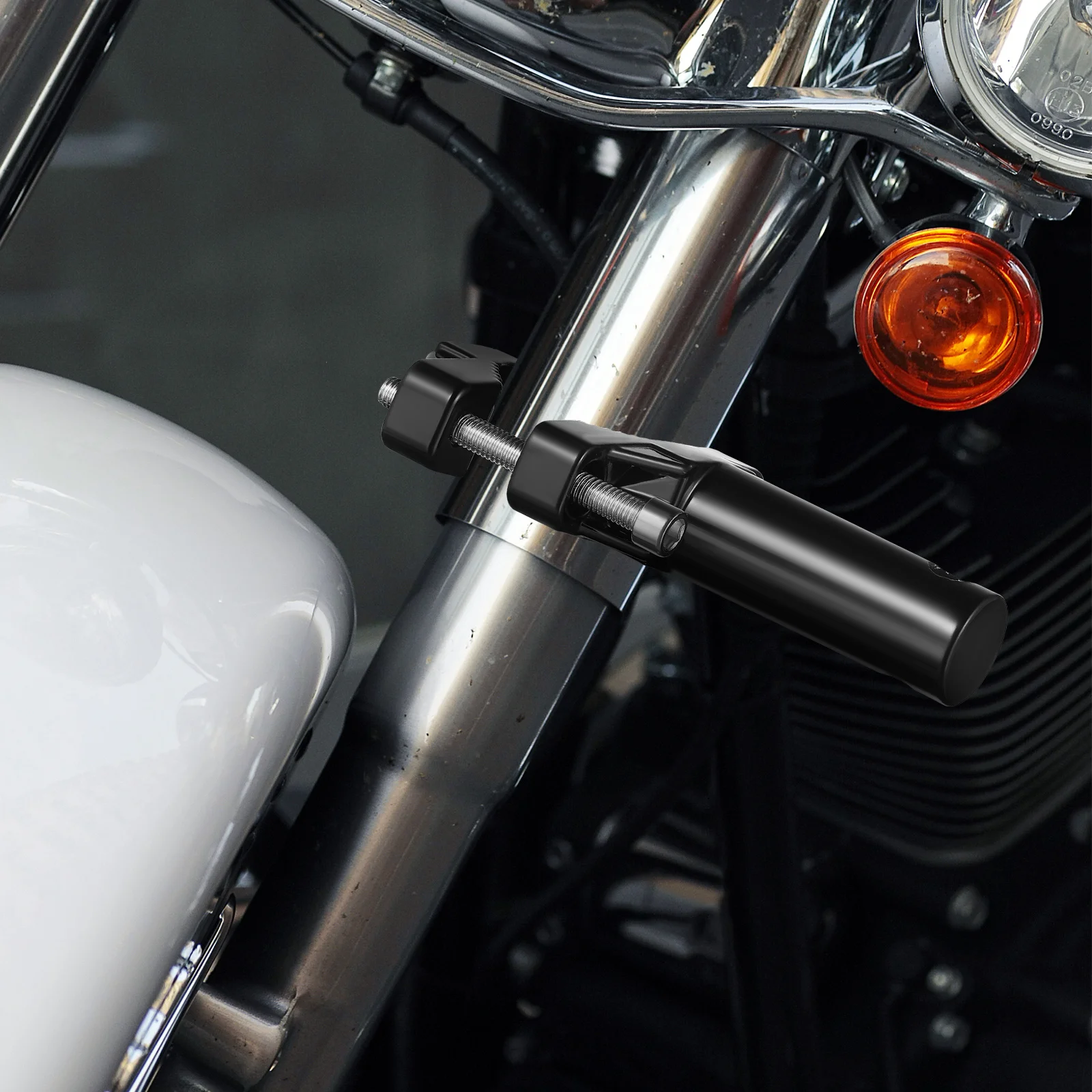 

2Pcs Motorcycle Shock Absorbing Fog Light Bracket Aluminum Alloy Light Bars Mounting Brackets Front Fork Lamp Mount Motorcycle