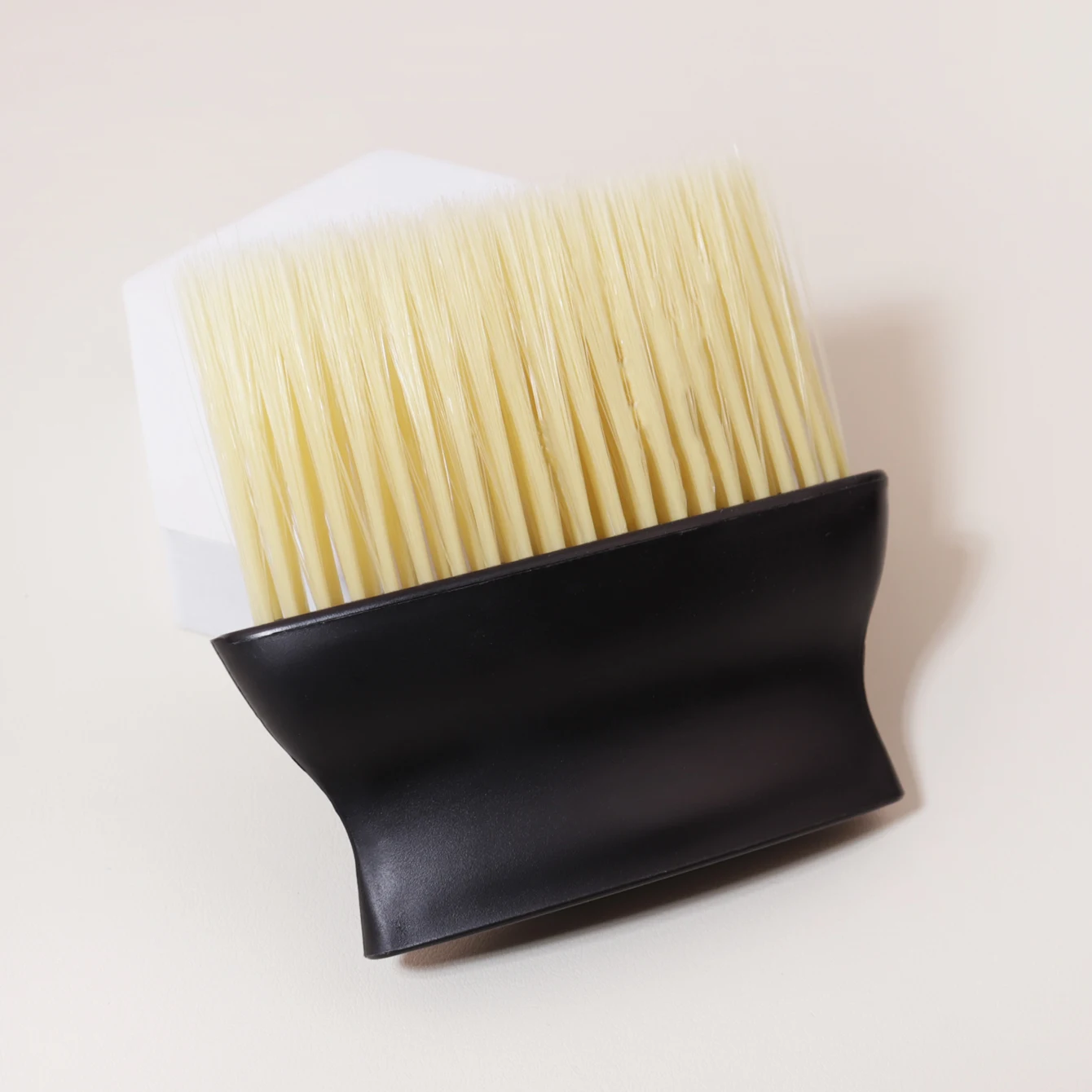 1PC Soft Hair Brush Neck Duster Barber Cleaning Brush Broken Hair Brush Hairdressing Brush，Special for real hair wigs