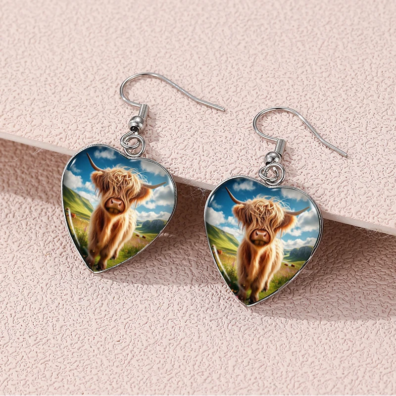 2024 New Highland Cow Dangle Earring Heart Shaped Earrings Handmade Glass Dome Jewelry