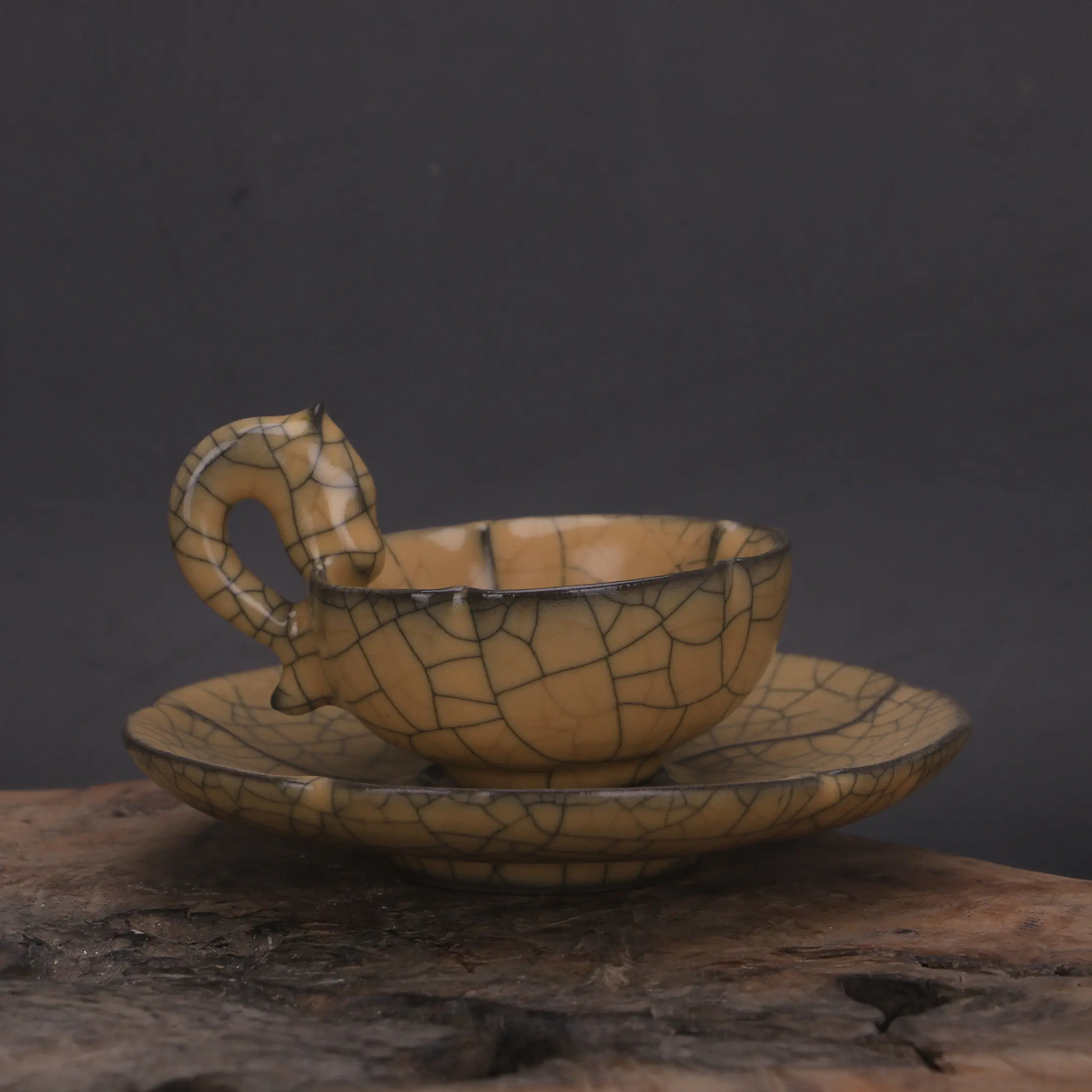 Song Ge Ware Yellow Glaze Golden Iron Wire Crackle Dragon Handle Cup Antique Reproduction Porcelain Home Decor Collectible