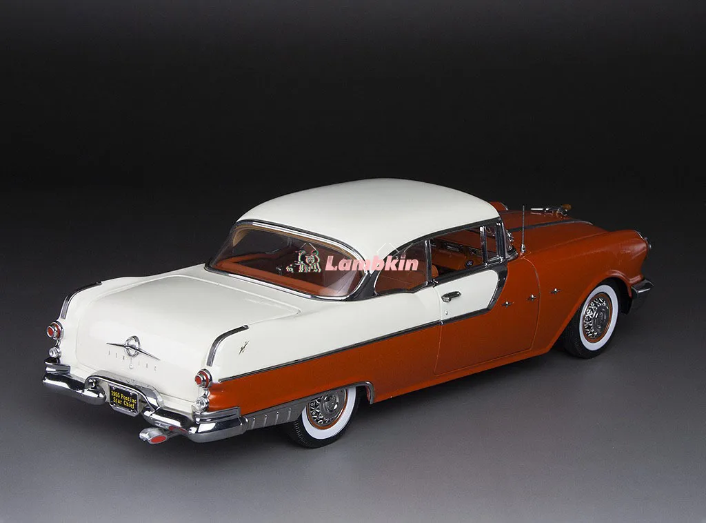 SunStar 1/18 1955 Pontiac Platinum Edition Alloy Car Model Ornament Miniature Gift Collectible