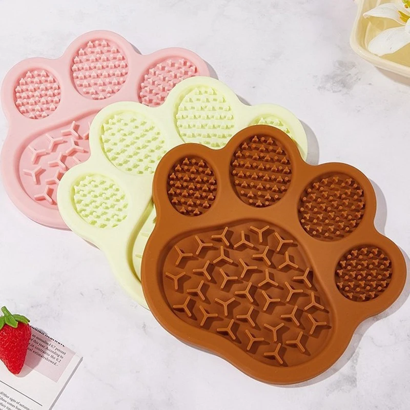

1pc cat and dog slow eating mat with suction cup, anti knock licking mat, pet food utensil, portable silicone slow eating mat