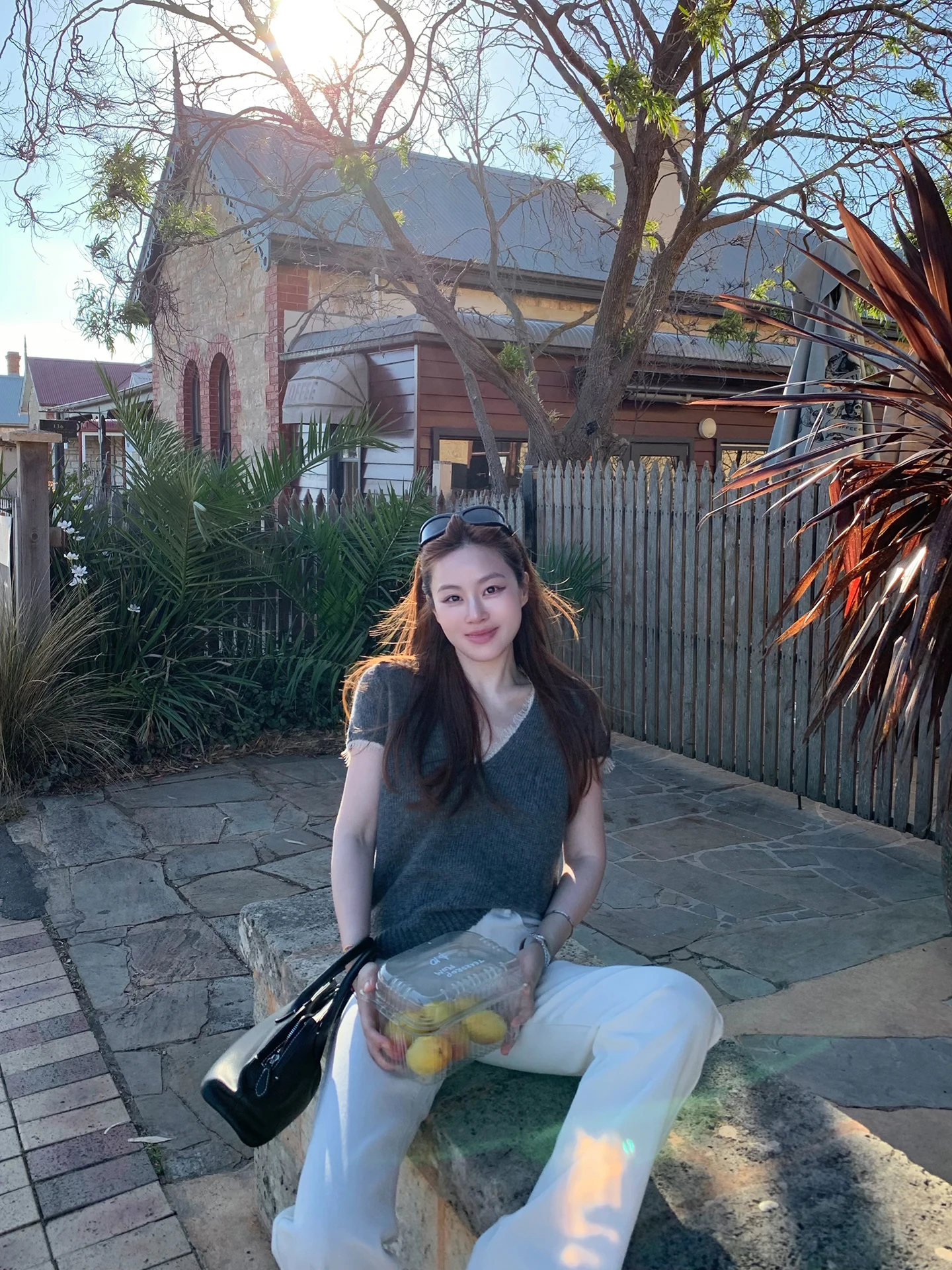 

Вязаный свитер с кружевными вставками и V-образным вырезом, универсальный, практичный, повседневный, женский модный топ на все сезоны