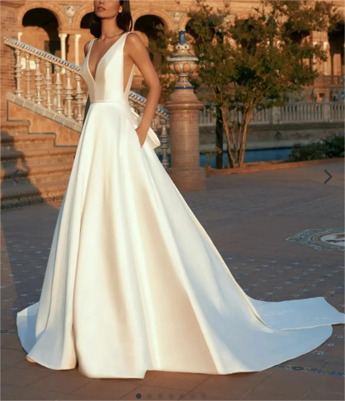 Classic White Cathedral Path Ladies Wedding Dress Elegant Satin Sleeveless Suspenders Cutout Bridal Dress 2024 Custom