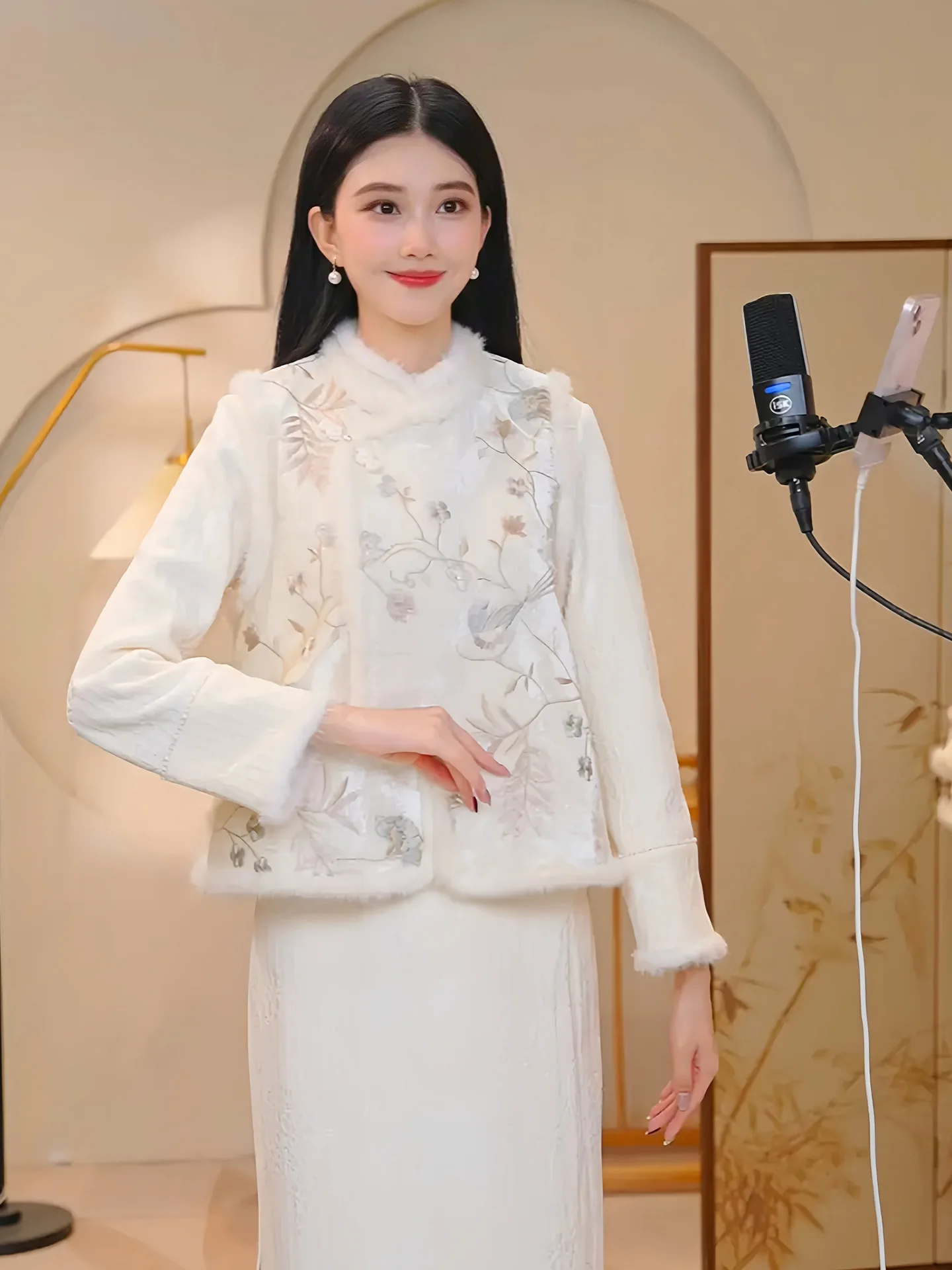 

Новая китайская вышитая норковая шуба-жакет для женщин, модная, с цветным горным узором, традиционная, тан...