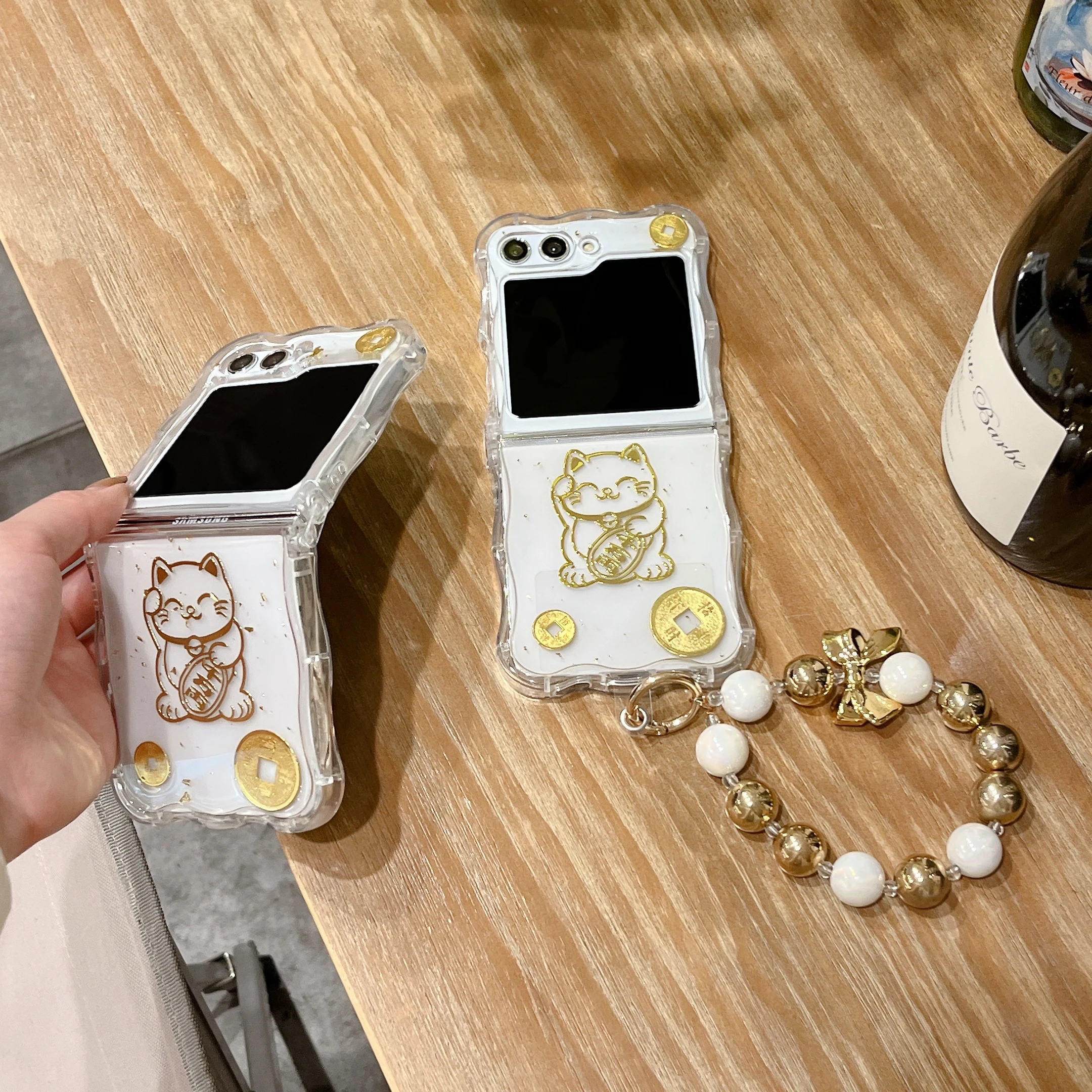 

Get Rich Gold Coins Fortune Lucky Cat Bracelet Wristband Chain Hard PC Phone Case for Samsung Galaxy Z Flip 5 4 3 Back Cover