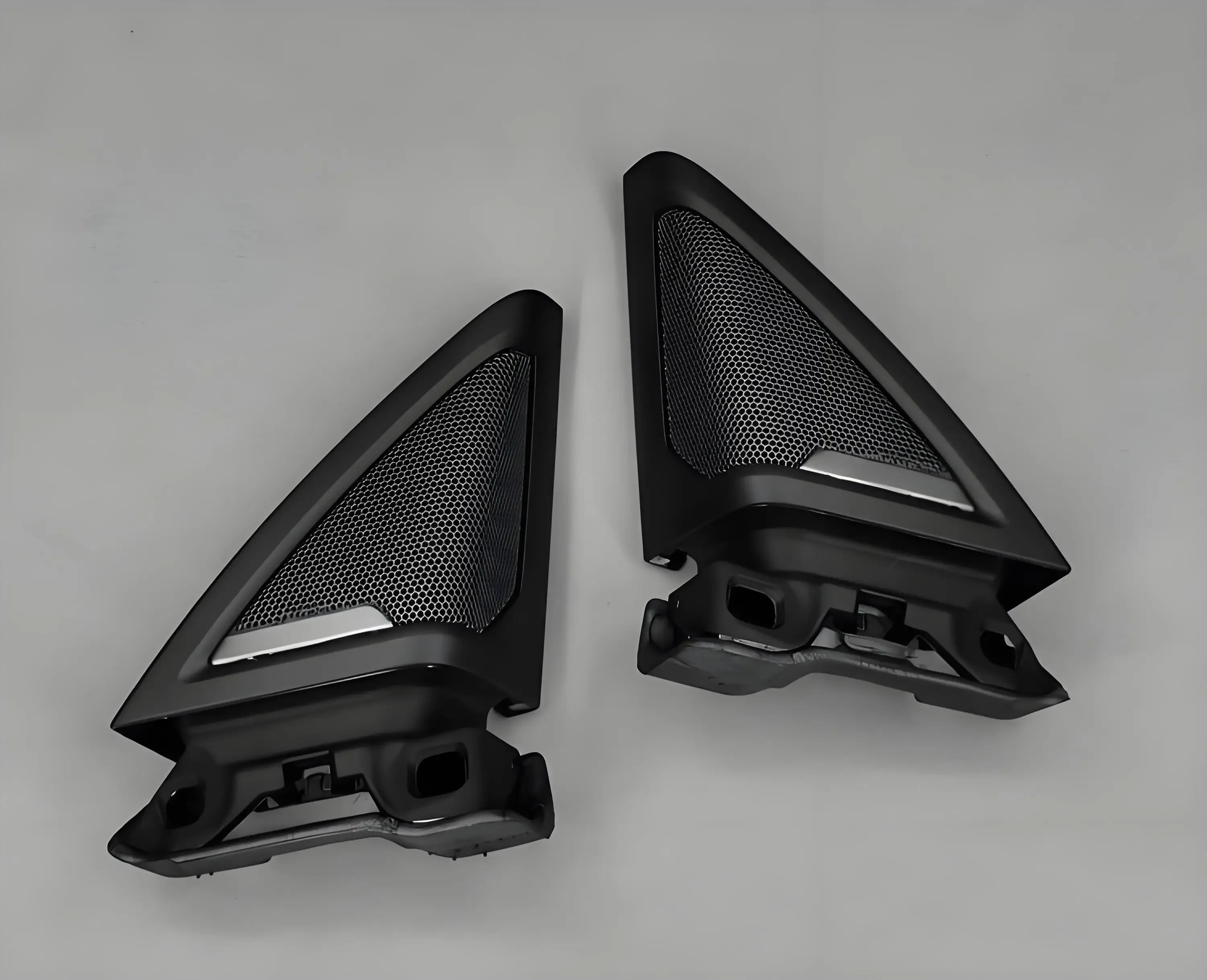 Car Accessories Front Rear Door Speaker Glow Tweeter Luminous Night Glow Tweeter Cover LED Cover for G05 G06 G07 X5 X6 X7