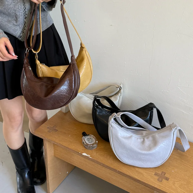 2026Cross-border new stylish and aesthetically pleasing small handbag for women, featuring a retro dumpling bag design, suitable
