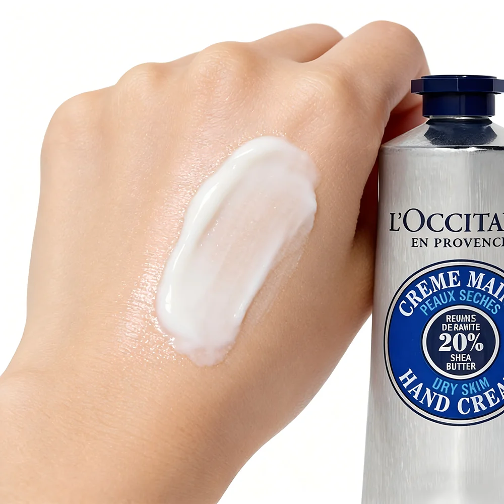 كريم اليد لزبدة الشيا العضوية بنسبة 20% من L'Occitane يغذي ويحمي اليدين الجافة ويترك البشرة ناعمة وناعمة ويمتصها بسهولة. #3