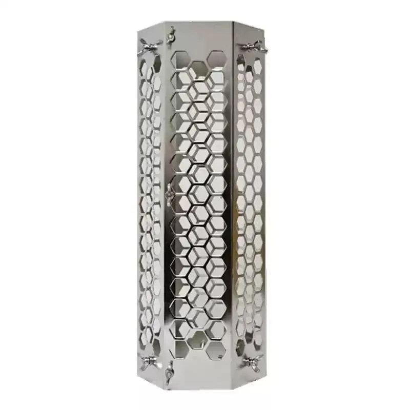 

Сетка для защиты от ожогов из нержавеющей стали для дымохода, изоляционная сетка и защитный кожух для дымохода можно разделить на отдельные элементы.