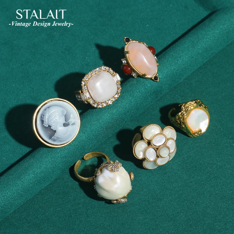 

French Inlaid Pink Stone Irregular Pearls Gold Color Vintage Rings Flower Crystal Exaggerated Jewelry Finger Jewelry 2024 New In