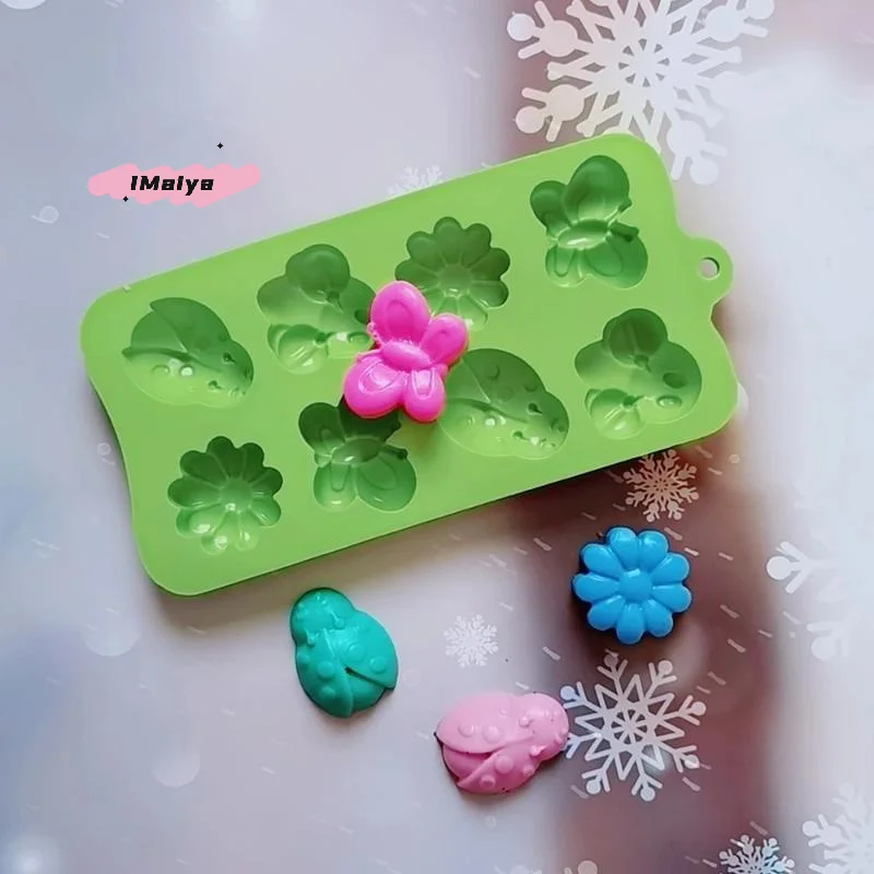 

8-Piece Silicone Cake Mold Set - Creative Insect & Butterfly Shapes High-Temperature Resistant Food-Grade DIY Chocolate Molds