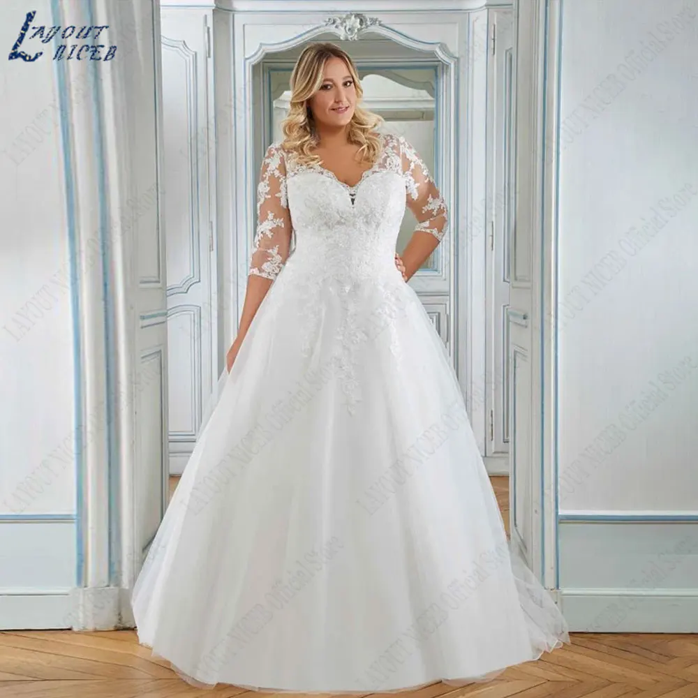 LAYOUT NICEB Plus size V-hals Appliques Bruidsjurken Drie Kwart Mouwen Appliques Trouwjurken Backless vestidos de fiestaLAYOUT NICEB Plus size V-hals Appliques Bruidsjurken Drie Kwart Mouwen Appliques Trouwjurken Backl