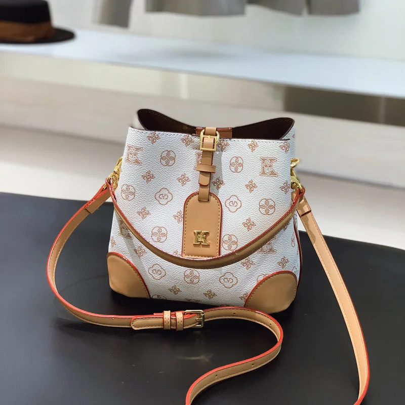 ‌ حقيبة دلو جديدة لعام 2025 - محفظة كروس/كتف واسعة، حقيبة يومية فاخرة للنساء، حقيبة يد عصرية ومتعددة الاستخدامات