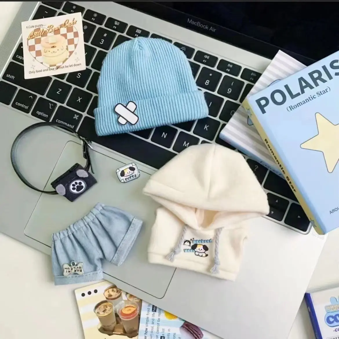 10cmの綿製ドール服、かわいい子犬のパーカー衣装セット（帽子と小さなバッグ付き）、犬をテーマにしたぬいぐるみドレスアップワードローブ、かわいいギフト