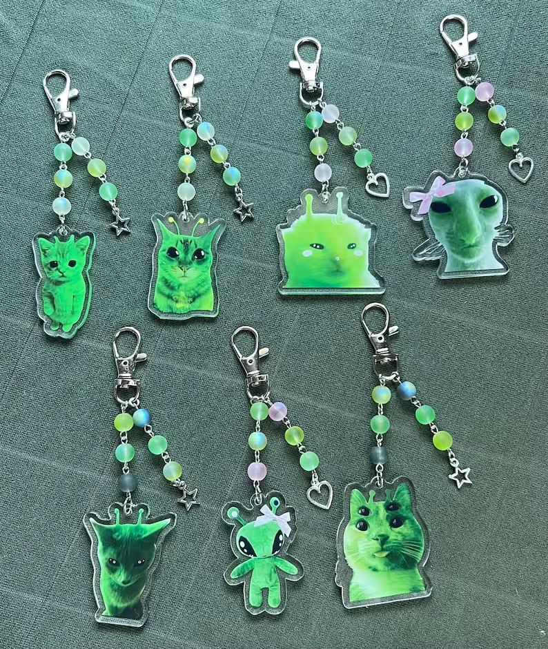 Alien cat acrylic character beaded keychains