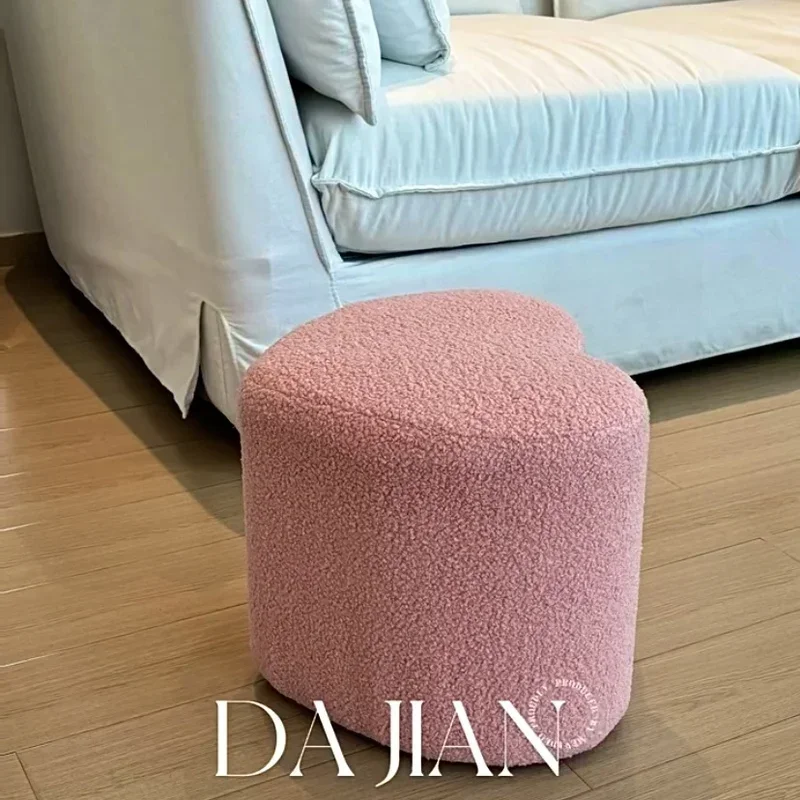 Pink Heart-Shaped Shoe Bench, Luxurious Soft Teddy Velvet Low Stool, Decorative Entryway Seating, High-End Home