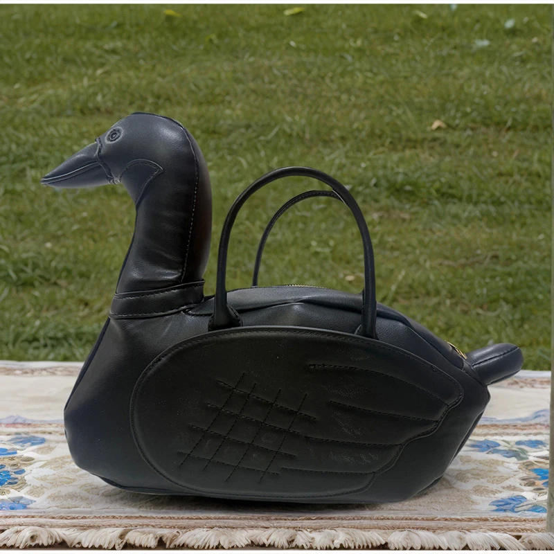 

Роскошная черная сумка в форме лебедя, креативная сумка неправильной формы, модная высококачественная сумка на плечо из искусственной кожи, брендовый женский кошелек на молнии