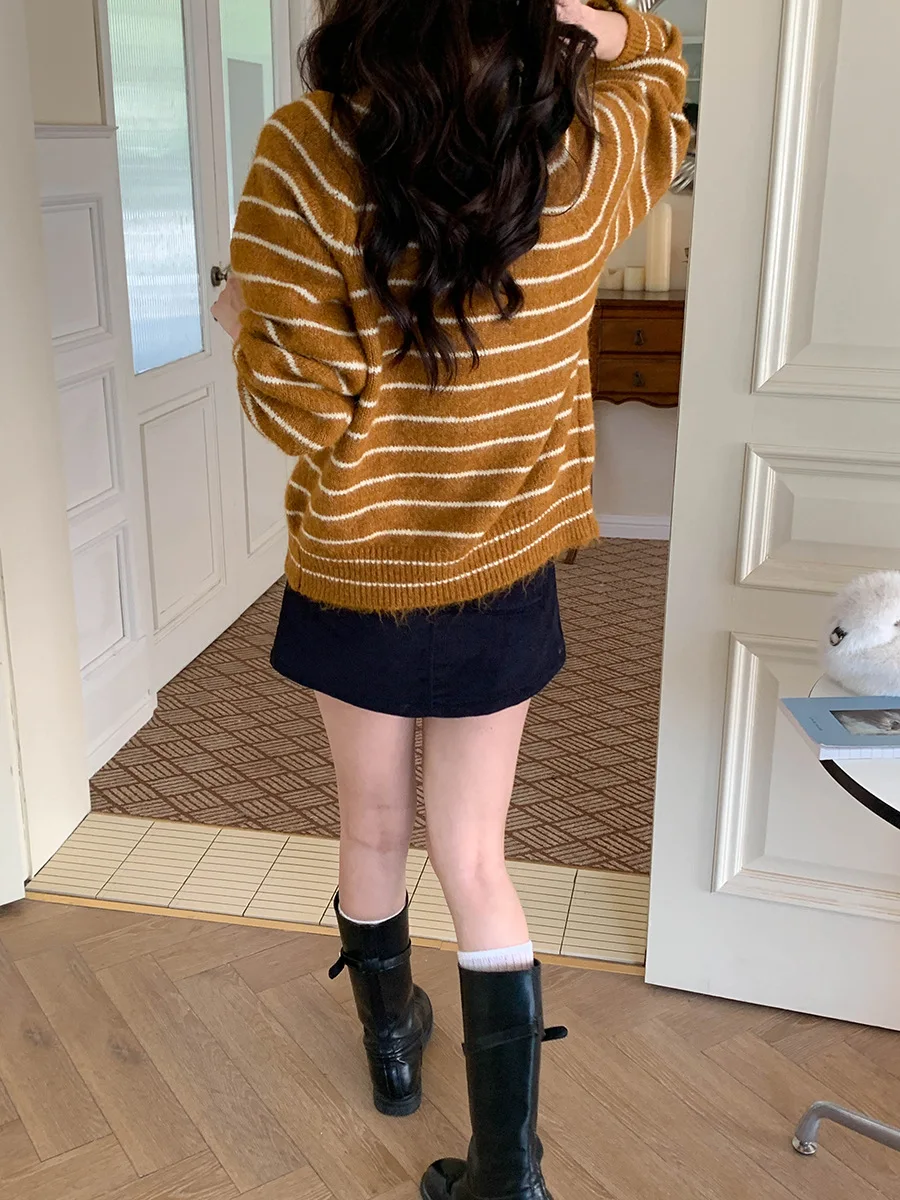 Kardigan Rajut Wanita Kasual Longgar Bergaris Lengan Panjang Model Baru Musim Gugur Nyaman Dipakai