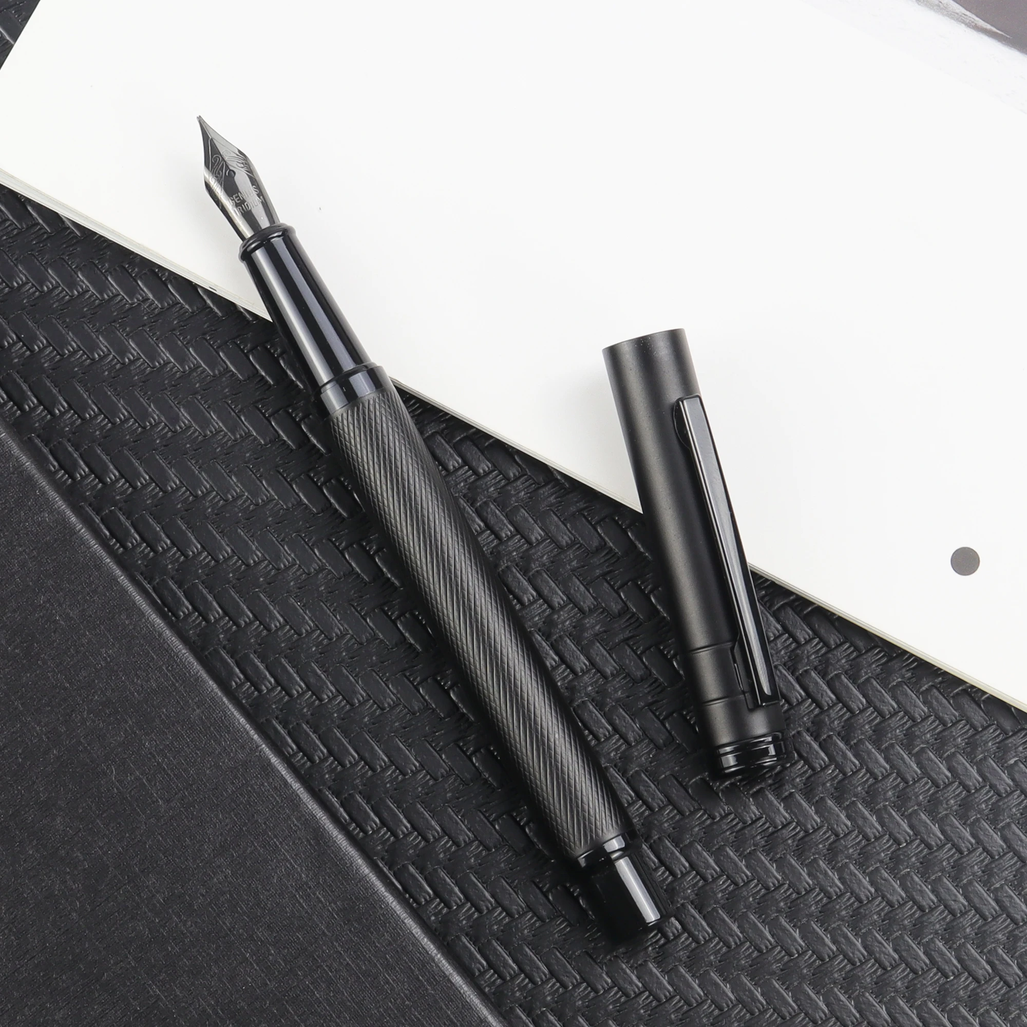 Imagem -03 - Black Metal Fountain Pen com Diamante Padrão Aperto Ergonômico Gift Box Opções Instrumento de Escrita para o Negócio Profissional 1pc