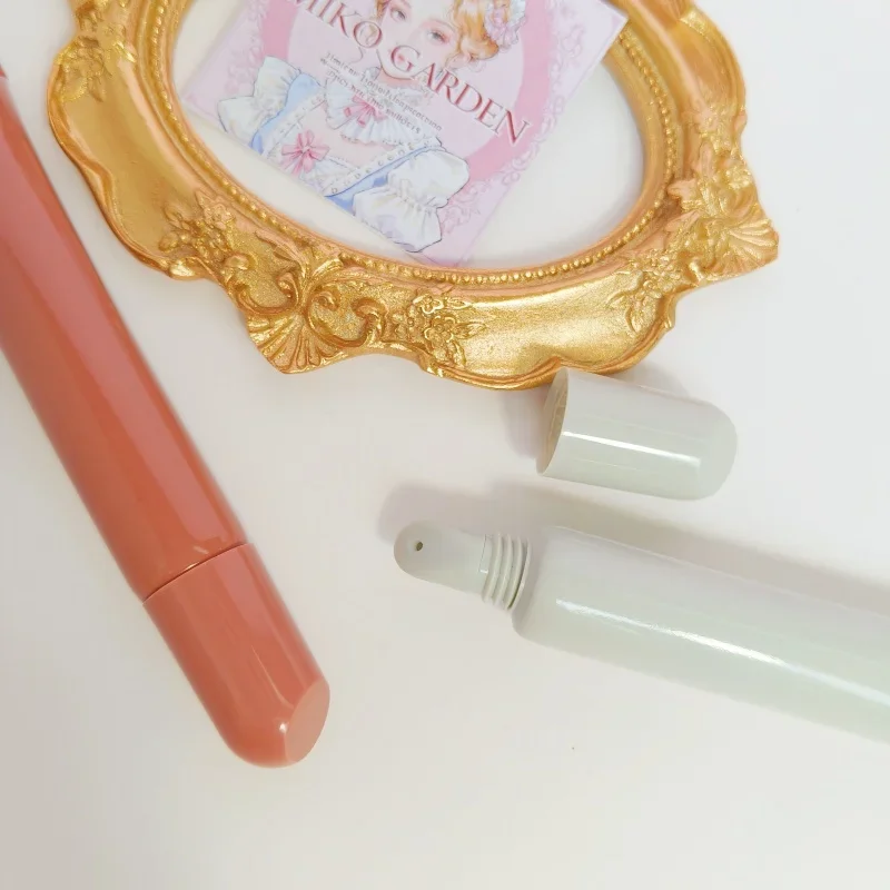 기울어 진 다채로운 립글로스 튜브 20pcs 10ml 디스펜서 립글레이즈 파운데이션 아이 크림 세럼 빅 네임 같은 스타일