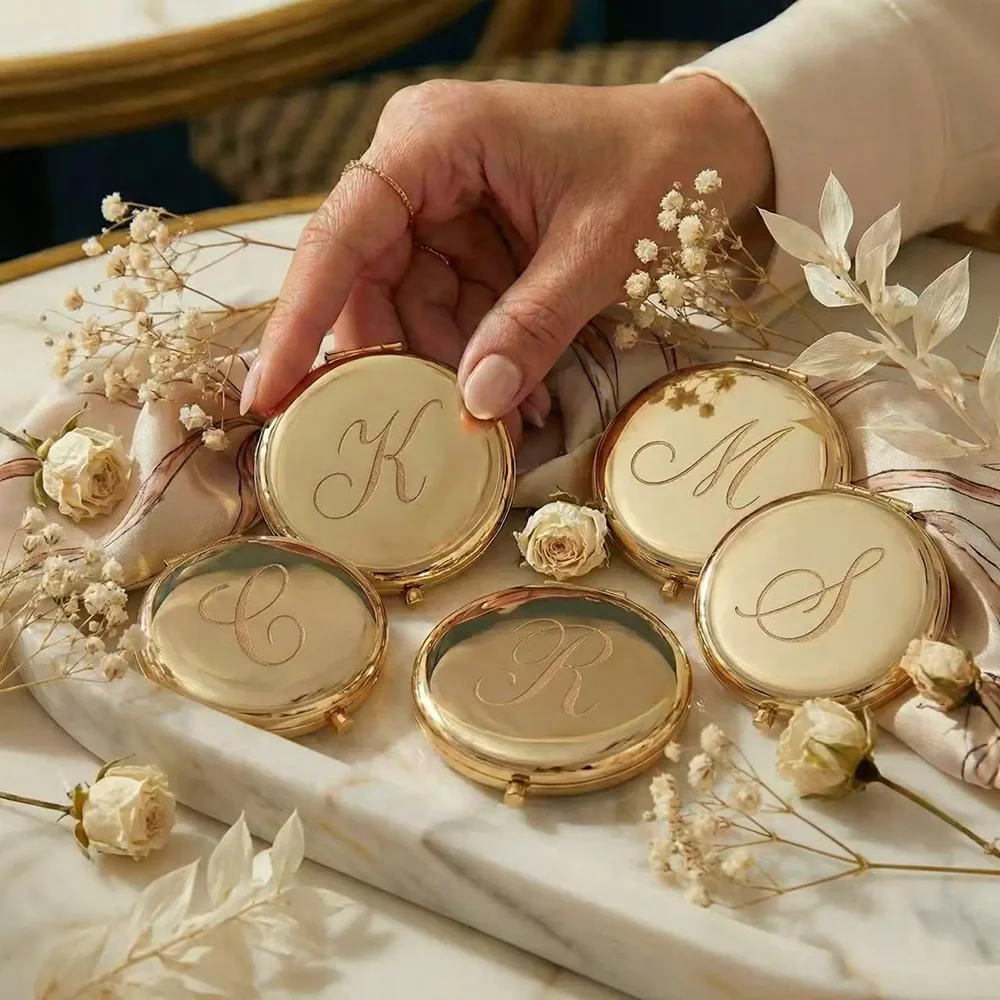 Personalisierter Kompakter Goldspiegel mit Namen Hochzeitsgeschenk für Gäste Brautjungfern-Geschenk Junggesellinnenabschied-Souvenir Brautparty-Gastgeschenk