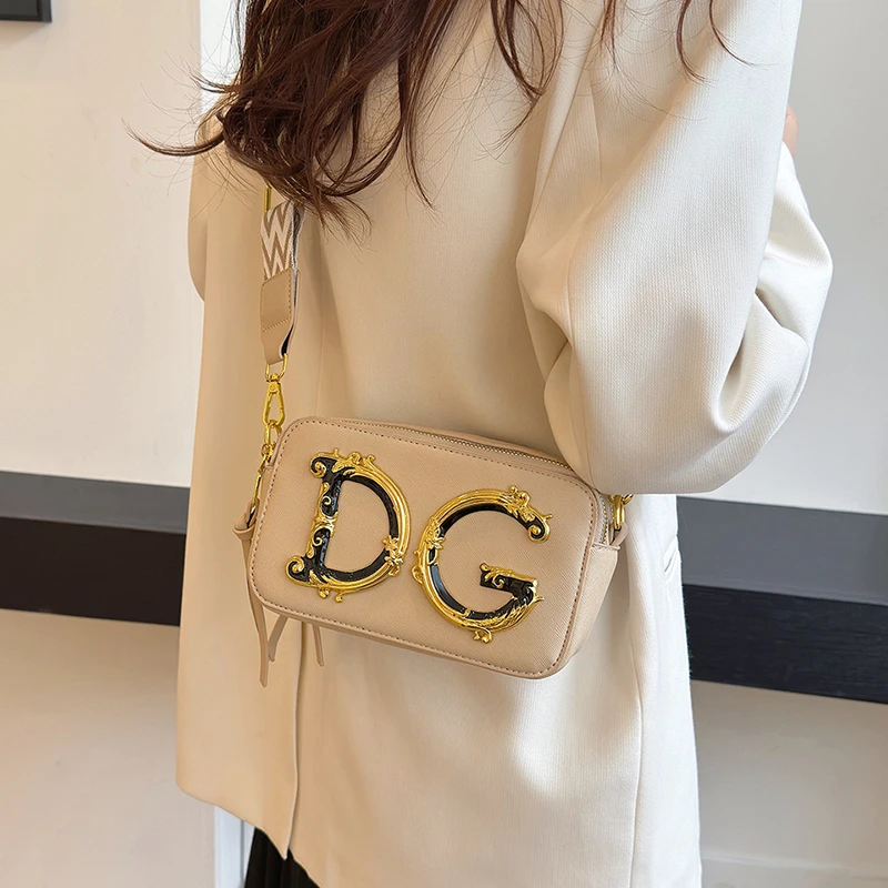 

Cute Women's Tote Large Capacity Adorable Design Lightweight Fabric Perfect for Grocery Beach Picnics School