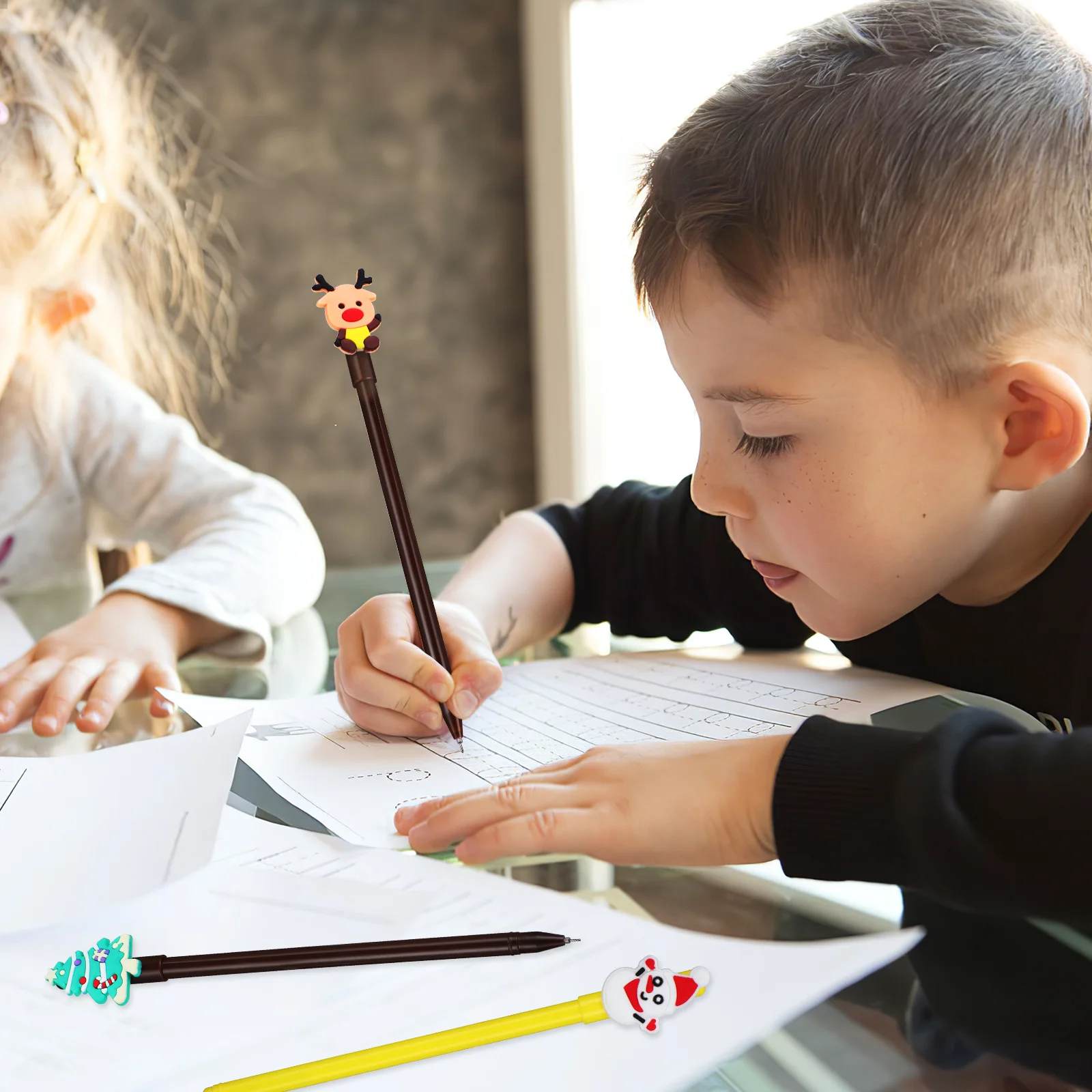 

24 шт. гелевые ручки на рождественскую тему, олень, снеговик, дерево, дизайн, гладкое письмо для офиса, школы, домашнего использования, ручки для заметок, студенты