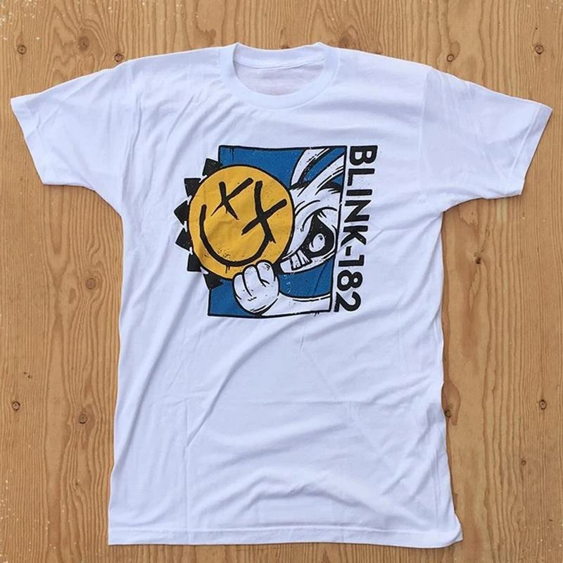 

Blink 182 Blink 182 Punk Rabbit Smiling Face Graffiti Rabbit Picture American Retro High Street Vintage Streetwear T-shirt