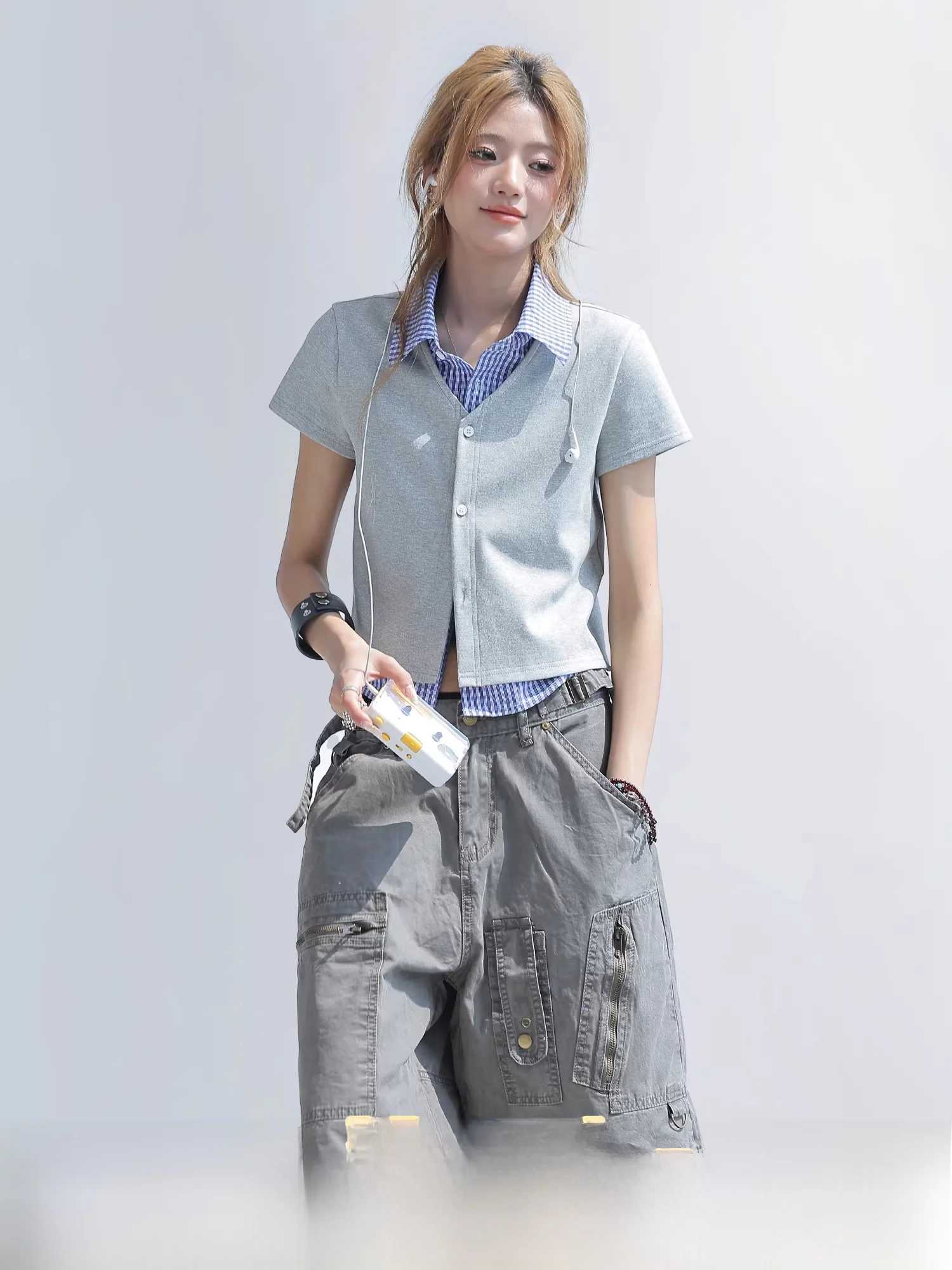 

Женская футболка Chant2nd с коротким рукавом и воротником, повседневный стиль, имитация двухслойности, корейский стиль, укороченная модель