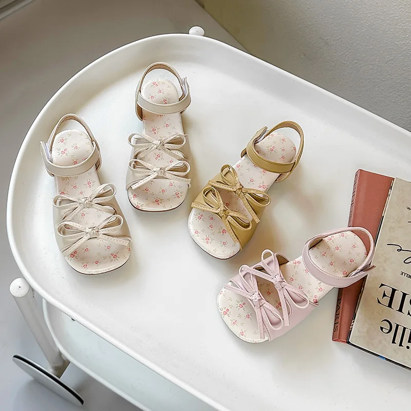 Neue Sandalen Mode Komfort Einfache Mädchen Schuhe Süße Strand Weiche Prinzessin Schuhe Flache Exquisite Süße Weiche Anti Slip Kind Sandalen