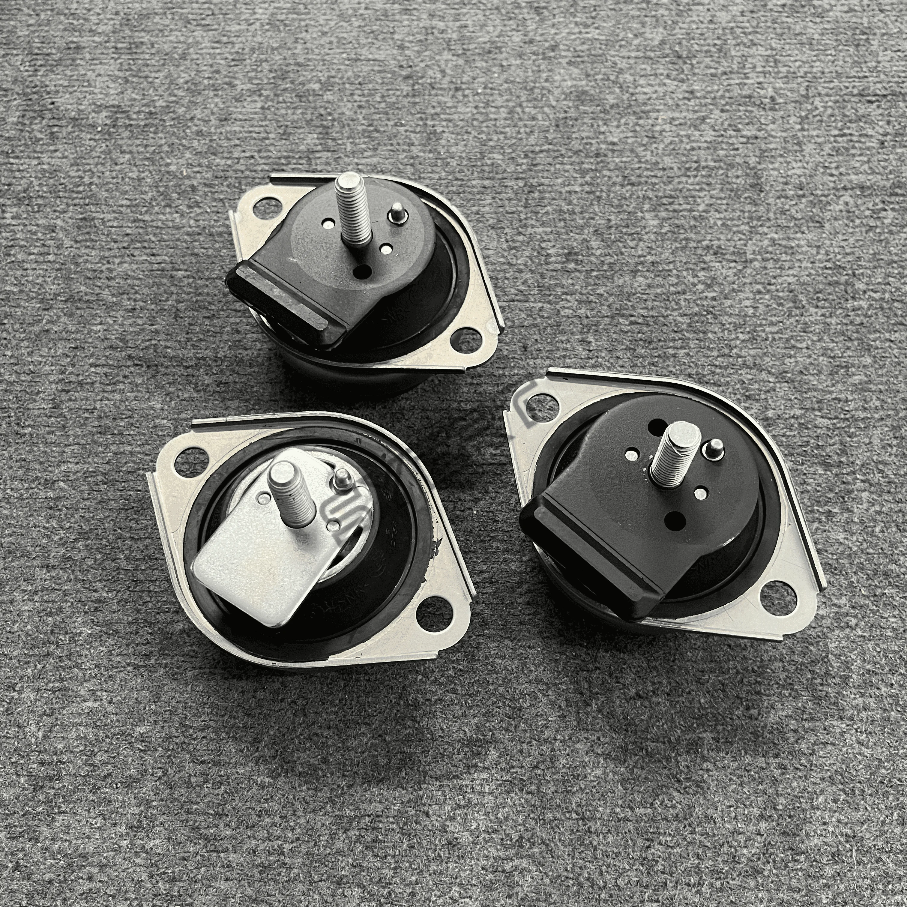 soporte-de-montaje-de-transmision-de-motor-253752-225839-269817-196865-para-maserati-quattropote-m139-m145-ferrari-california