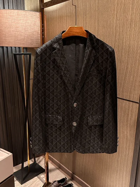 

Высококачественный мужской кожаный костюм: новинка весенней коллекции, из матовой овчины с принтом, в деловом повседневном стиле, дышащий, комфортный крой