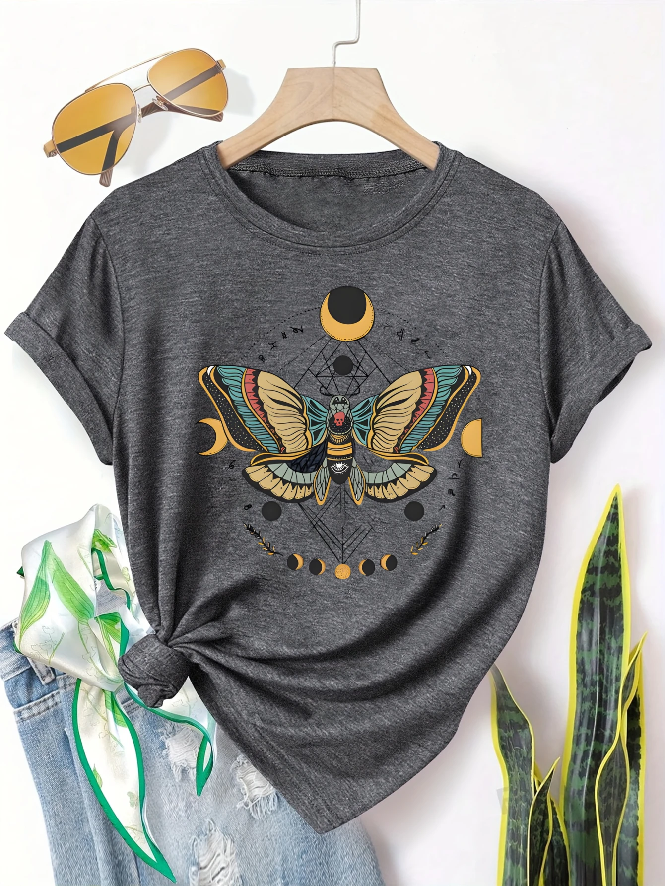 

Женская футболка больших размеров с короткими рукавами, символический геометрический дизайн с изображением мотыльков, дышащая ткань, летние наряды, женская одежда