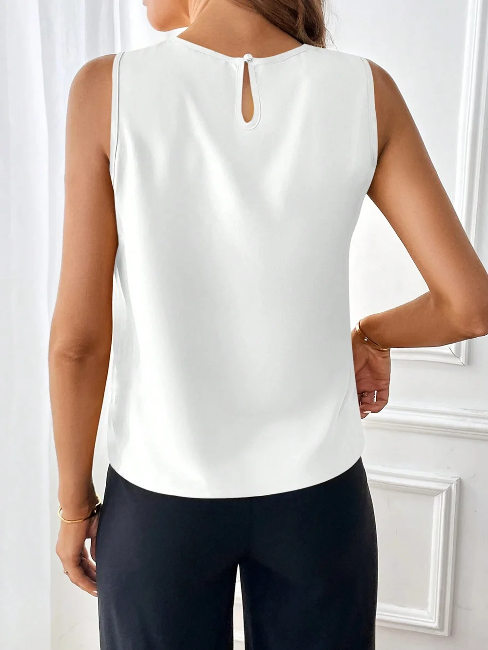 Summer Fashion New Hanging Neck Solid Color Shirt Women Round Neck Sleeveless Ladies Shirt Undershirt Tops