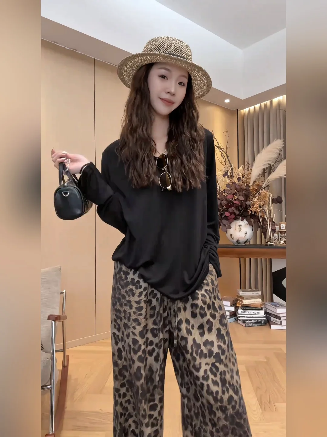 

2026 Summer Lace Splice Long Sleeve T-Shirt And Leopard Print Pants Women's Fashion Set Hollow out Back Design High Waist Tro...