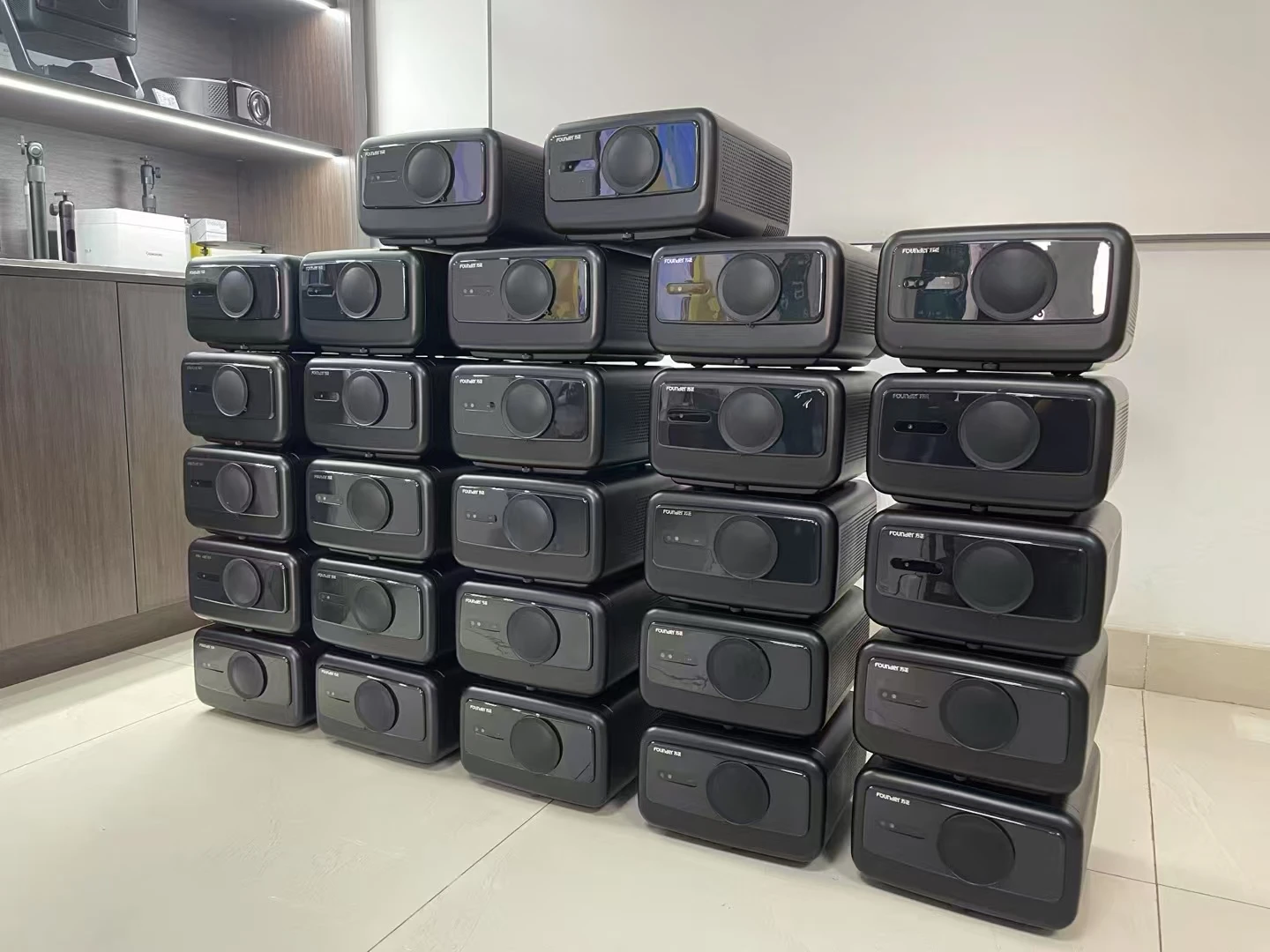 Smart Led Projector 1080P,1000 Ansi Lumens Home Theater, Auto Keystone Correction,Dual Hdmi/Usb,Wifi 6 & Bt5.0,Android 9.0