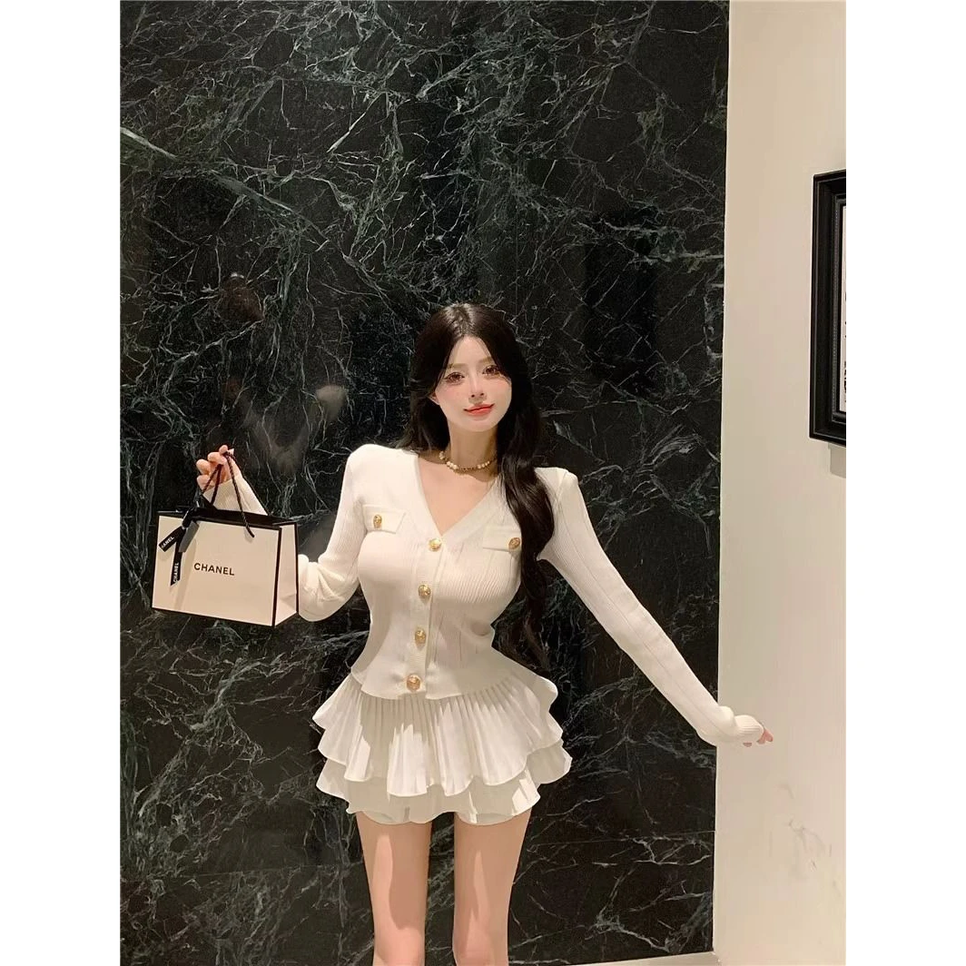 

White Long Sleeve Set Women's Spring Autumn High Waist Skirt V-Neck Fashionable Small Stature One Whole Set High-End Feeling