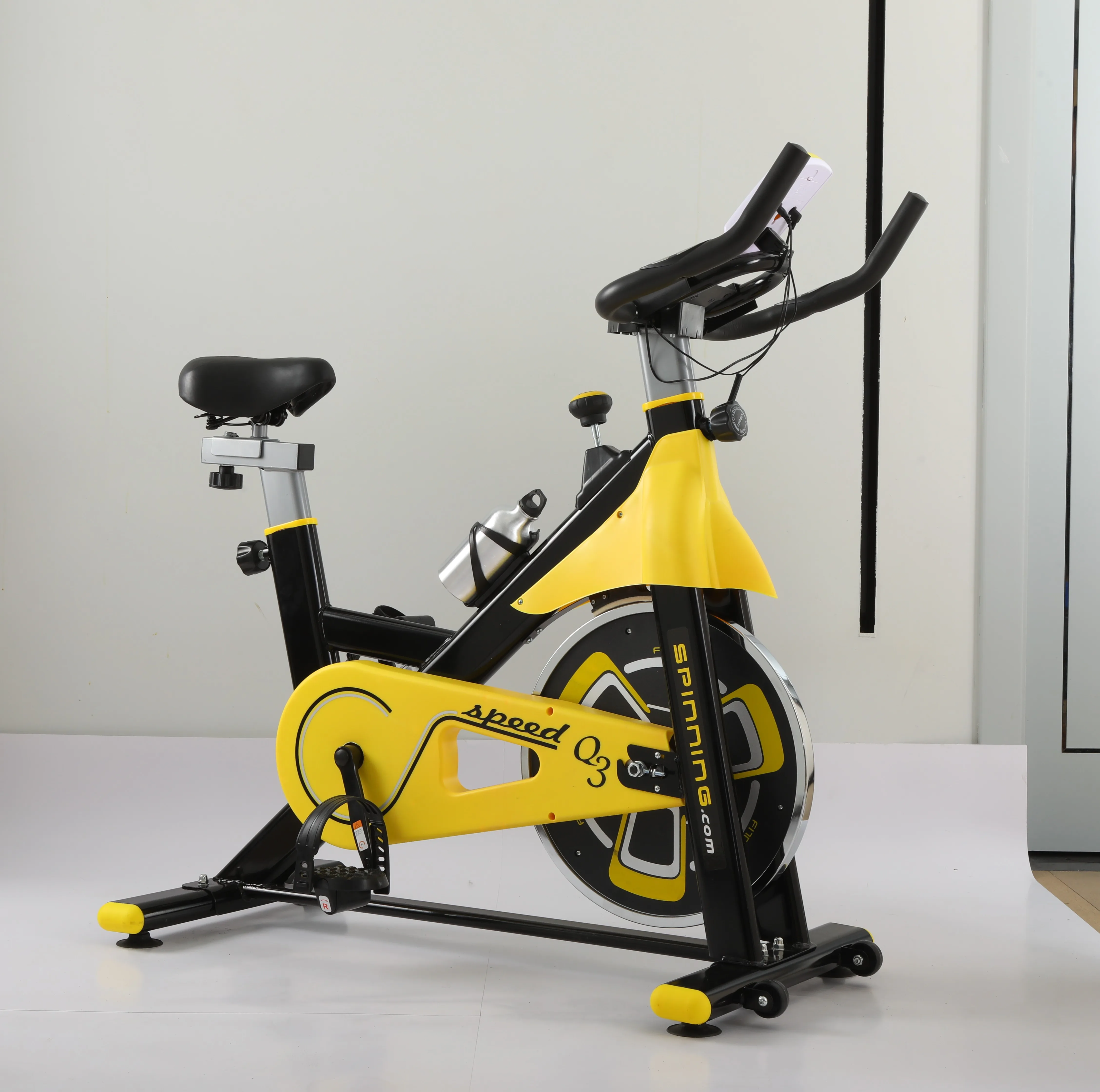 Exercise Bike Stationary Indoor Cycling Bike Upright Fitness Riding Bike Quiet Belt Drive for Workout Cardio Comfortable Seat