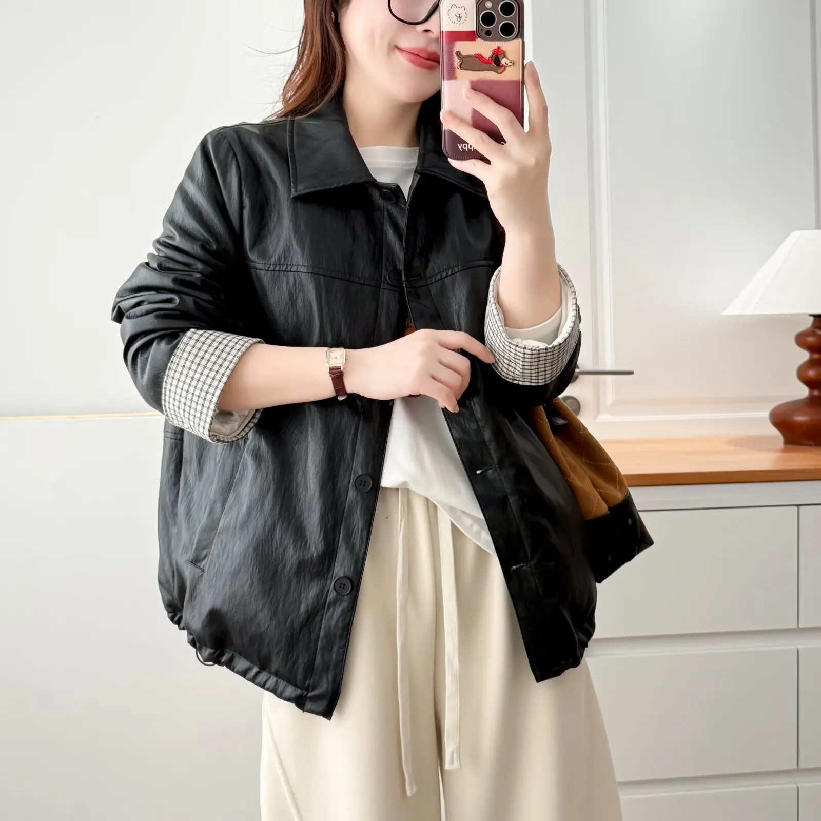 

XXXXL модная женская кожаная куртка больших размеров, новая зимняя одежда больших размеров, стильная флисовая теплая ветрозащитная куртка с лацканами 2532