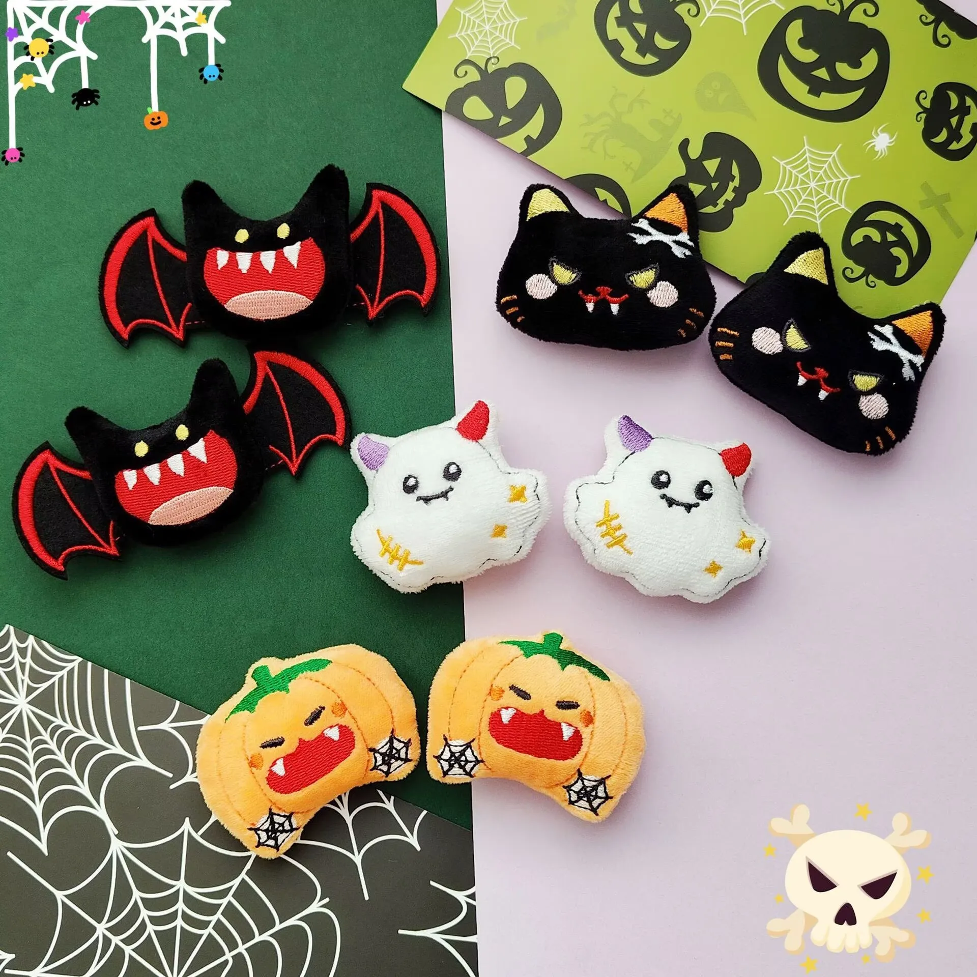 Gothic 4Pcs Halloween Plush Brooch Set Cartoon Bat Ghost Black Cat Pumpkin Lapel Pin Fluffy Badge Halloween Costume Decor Props