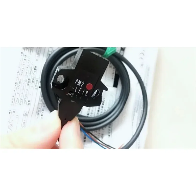 

Оригинальный фотоэлектрический датчик PM2-LF10-C1 PM2-LH10-C1 PM2-LF10