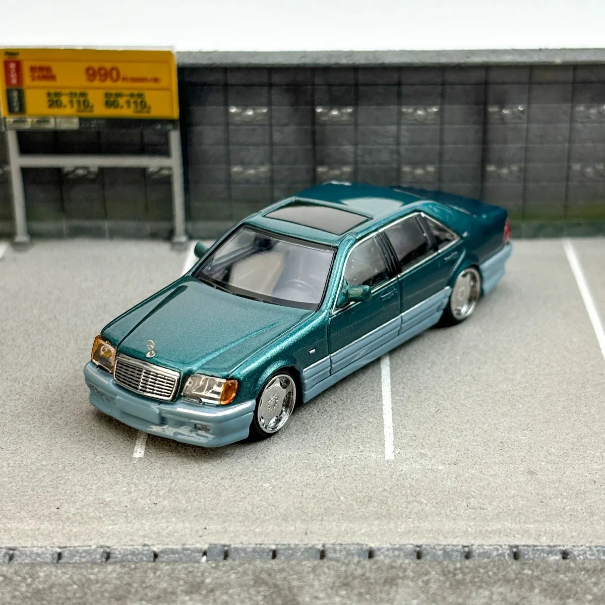 

StreetWeapon 1/64 Bens S Class W140 two-color car paint alloy model